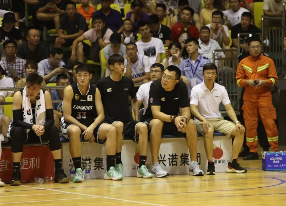 盘点cba历史十大中锋,cba总决赛姚明51分21篮板