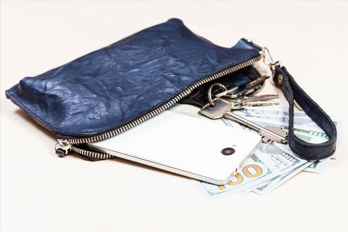 不能与手机放在一起的东西,手机不能和什么放在一起危害大