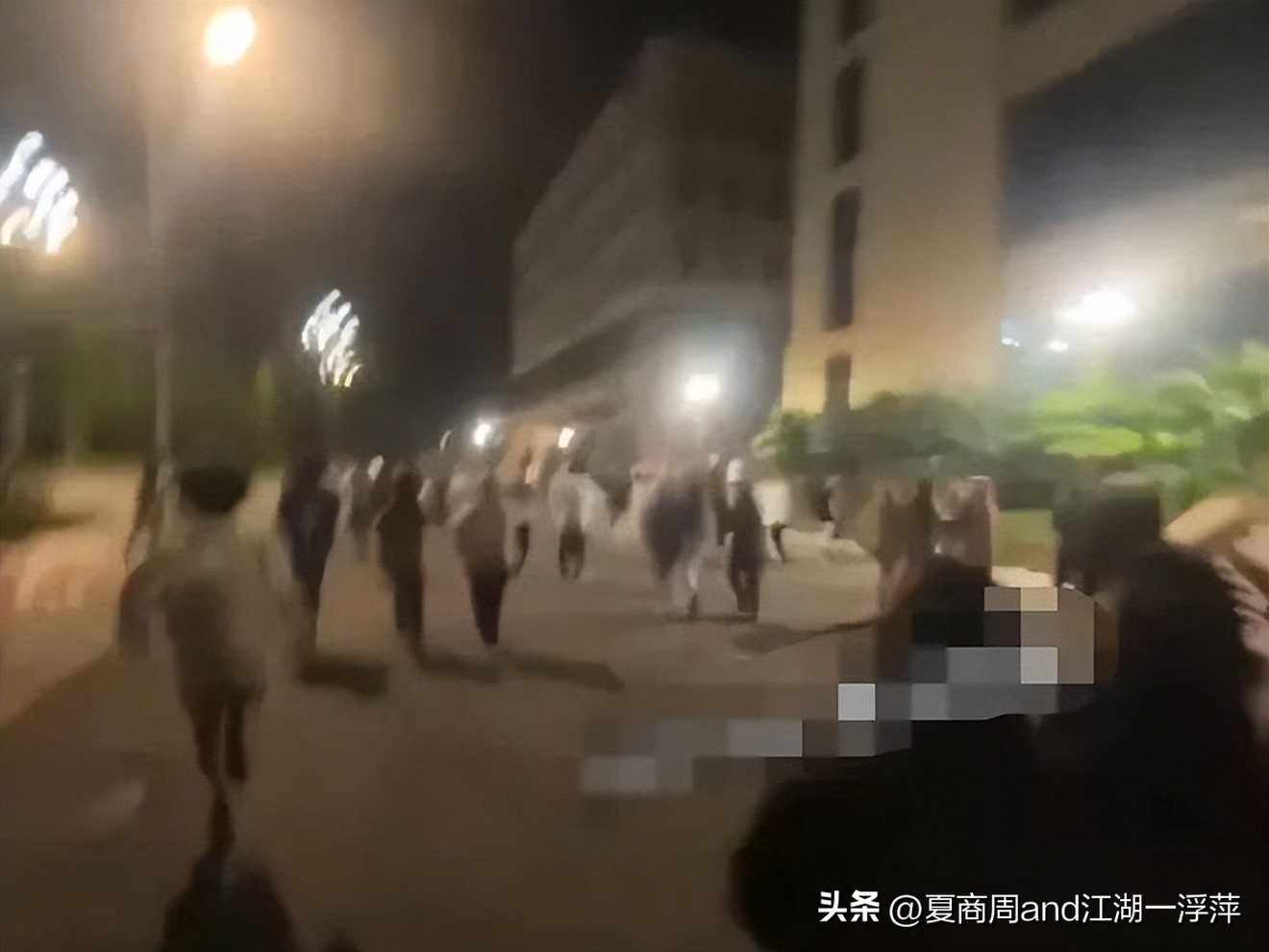 川媒情侣,川媒情侣在教室