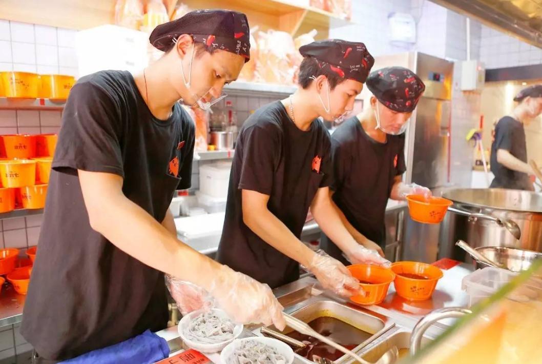 三大信号显示，全面降薪时代或来临！今年请保住工作，现金为王