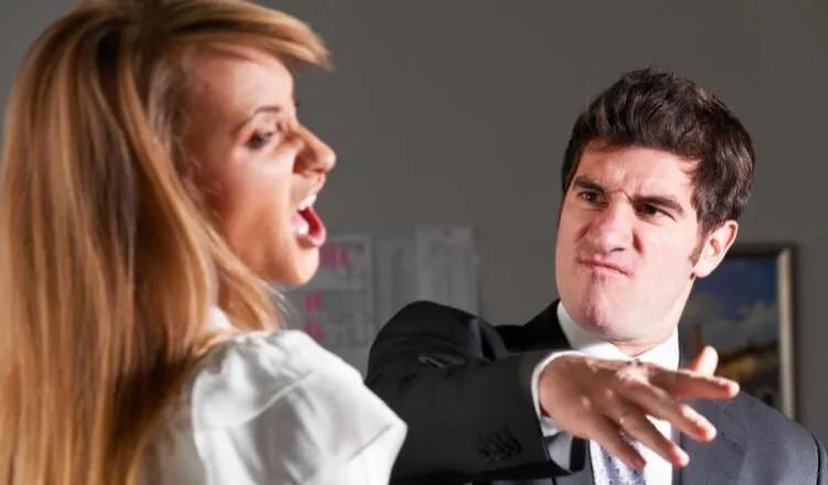 一男子旅馆内点小姐“嫖娼”，谁知嫖到自己老婆，律师：都有罪