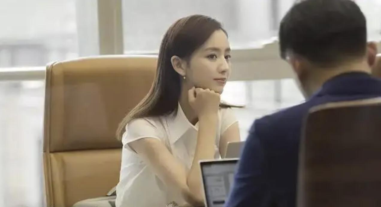 3800底薪好还是6000月薪好,底薪3000和保底4000哪种更合适