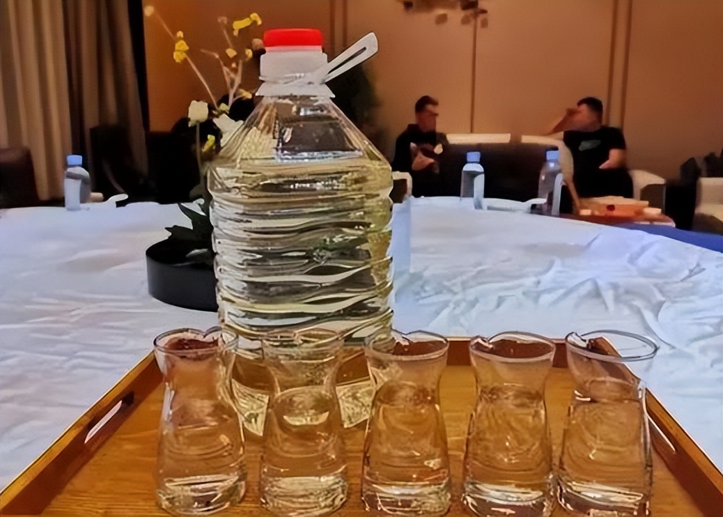 鑰佸勾浜哄枬閰掔殑鍏ぇ寰佸厗,鑰佸勾浜哄枬閰掓敞鎰忚繖鍑犵偣