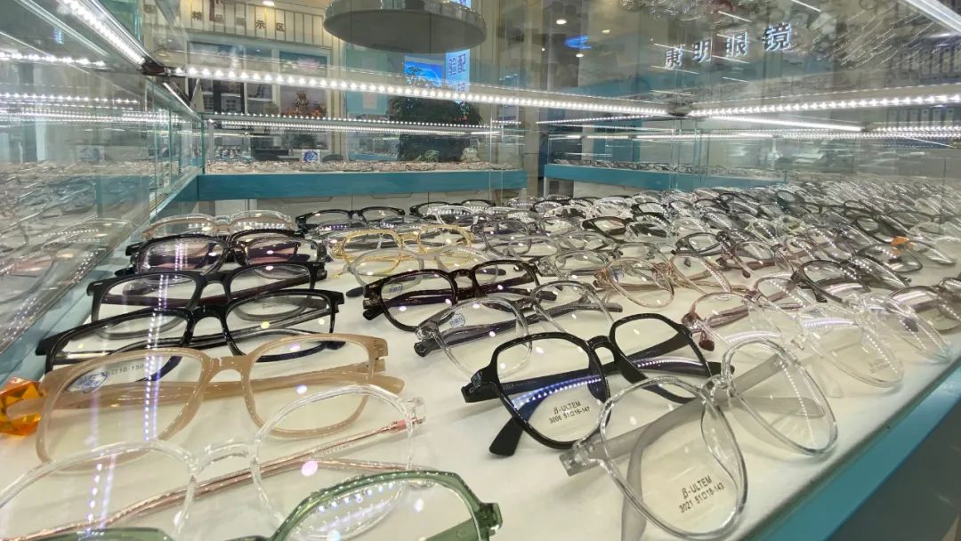 暑期配镜活动来袭！太阳镜免费送！款式自选！