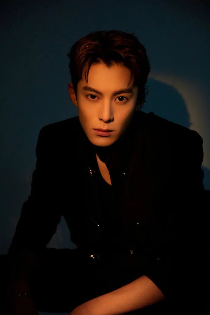 男士头发稀少适合剪什么发型,35到40岁的男士发型怎么剪