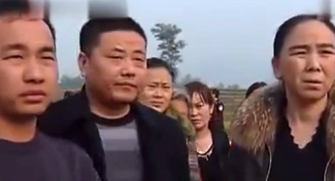 四川10岁女孩生命垂危,四川十岁女孩身体溃烂父母辟谣