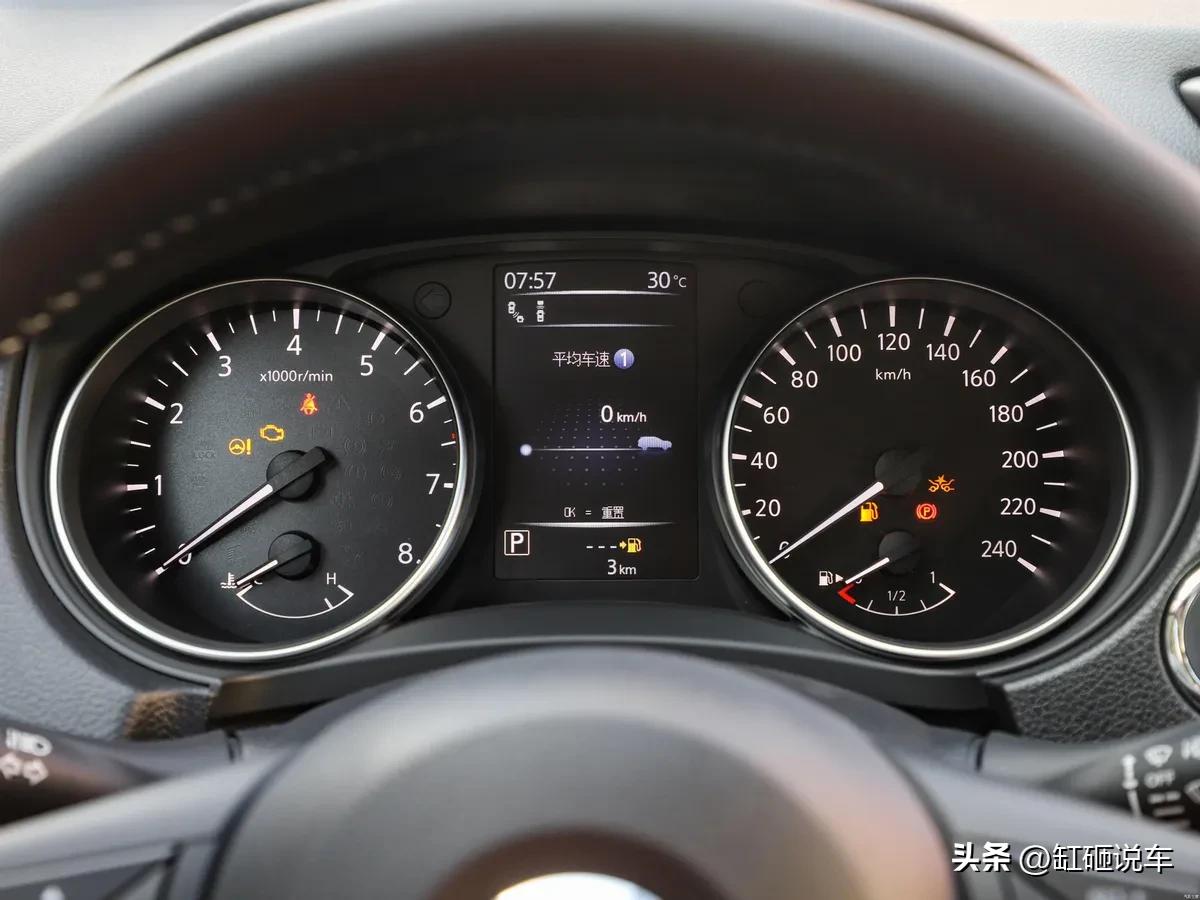 老款日产逍客全景天窗版,日产全新逍客天窗