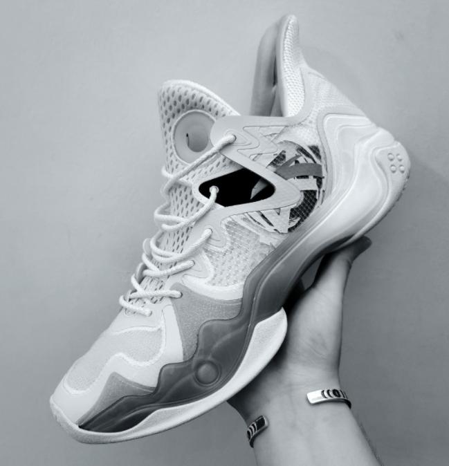 安踏狂潮四新年配色,安踏狂潮四配色上脚