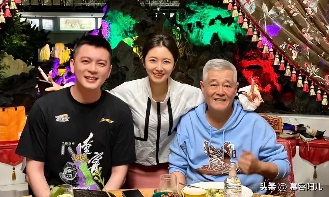 赵本山设宴款待杨鸣,赵本山助阵辽篮展宝刀