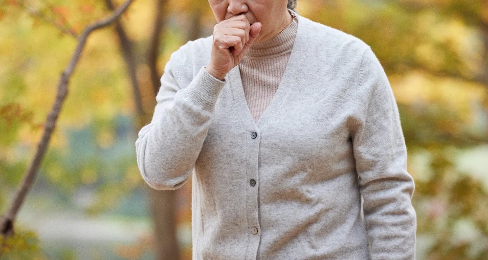 肺癌咳嗽无力呼吸困难肺积水,肺癌一直咳嗽非常严重怎么办