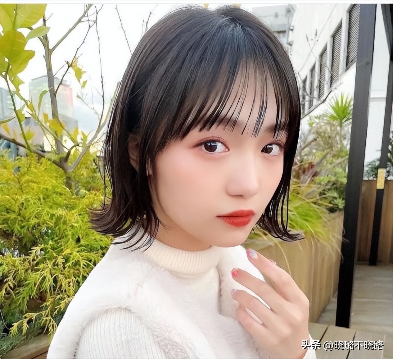 流行女款露耳烫发,2019流行发型中年女烫发