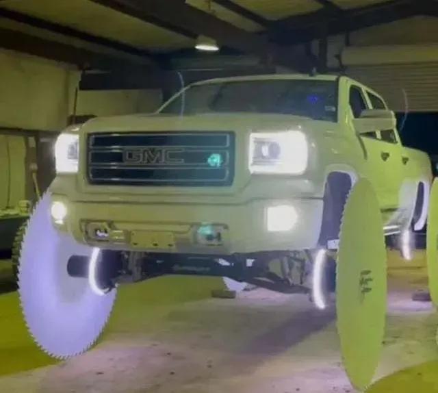 晚上到早上放好多屁很响怎么回事,总是放很响的屁是咋回事