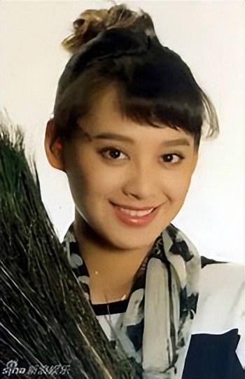 “狂野性感”的宁静，混娱乐圈无人敢*规则潜**，情史劲爆火辣