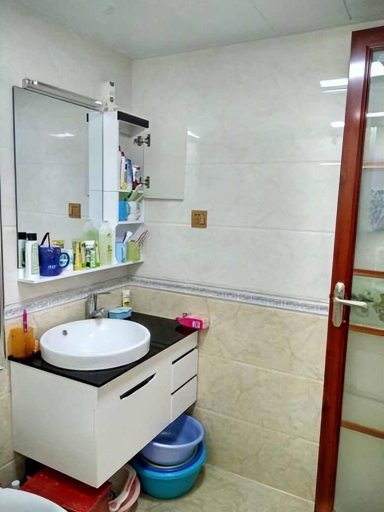 小户型房子适合装马桶还是蹲坑,现在装修房子建议用马桶还是蹲坑