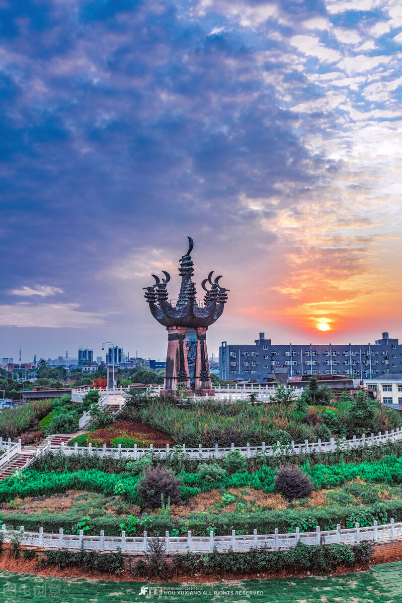 天上九头鸟地下九头鸟怎么翻译,天上九头鸟跟湖北有啥关系