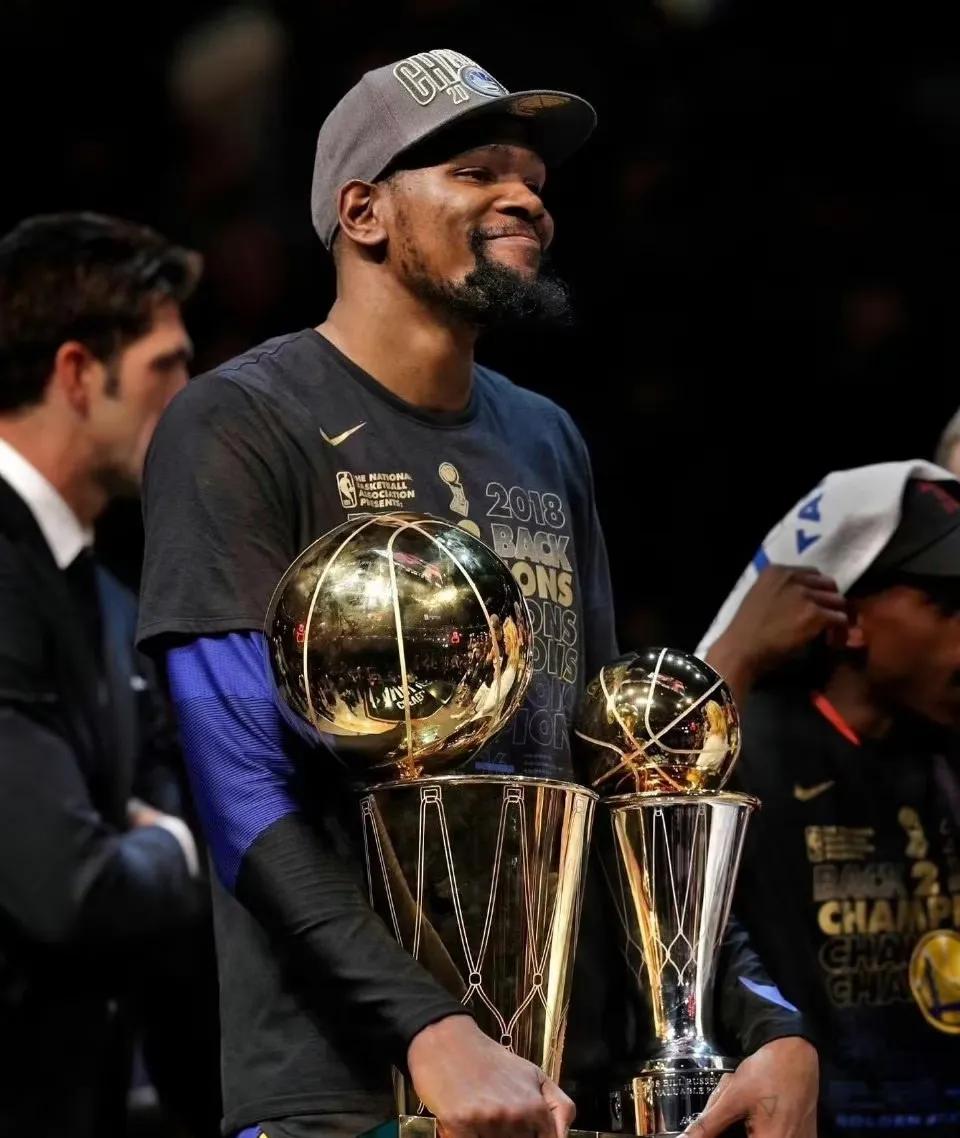 库里詹姆斯总决赛,詹姆斯库里谁是十年最佳