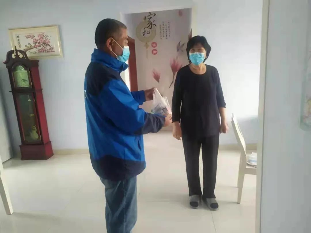 无棣县棣丰街道网格员化身药品配送员