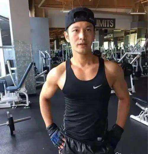 黄晓明减肥最快方法,黄晓明瘦身法减的是肌肉还是脂肪