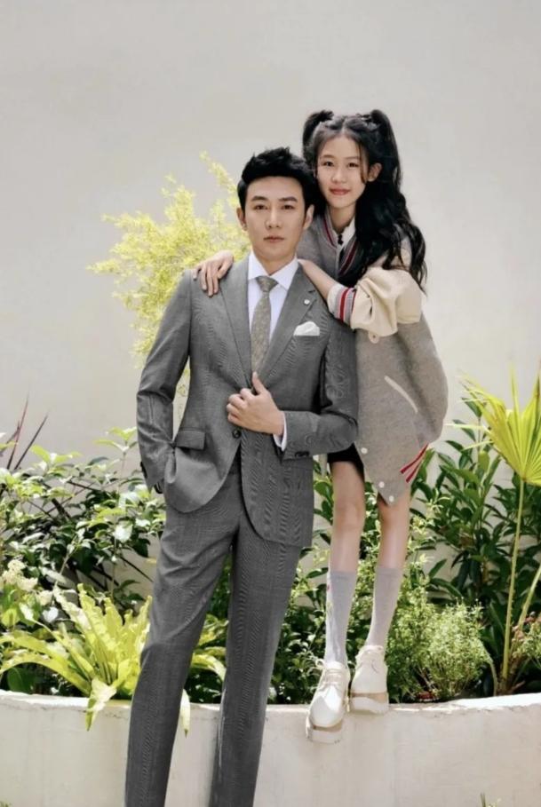 陆毅女儿贝儿鲍蕾,贝儿陆毅鲍蕾腿长