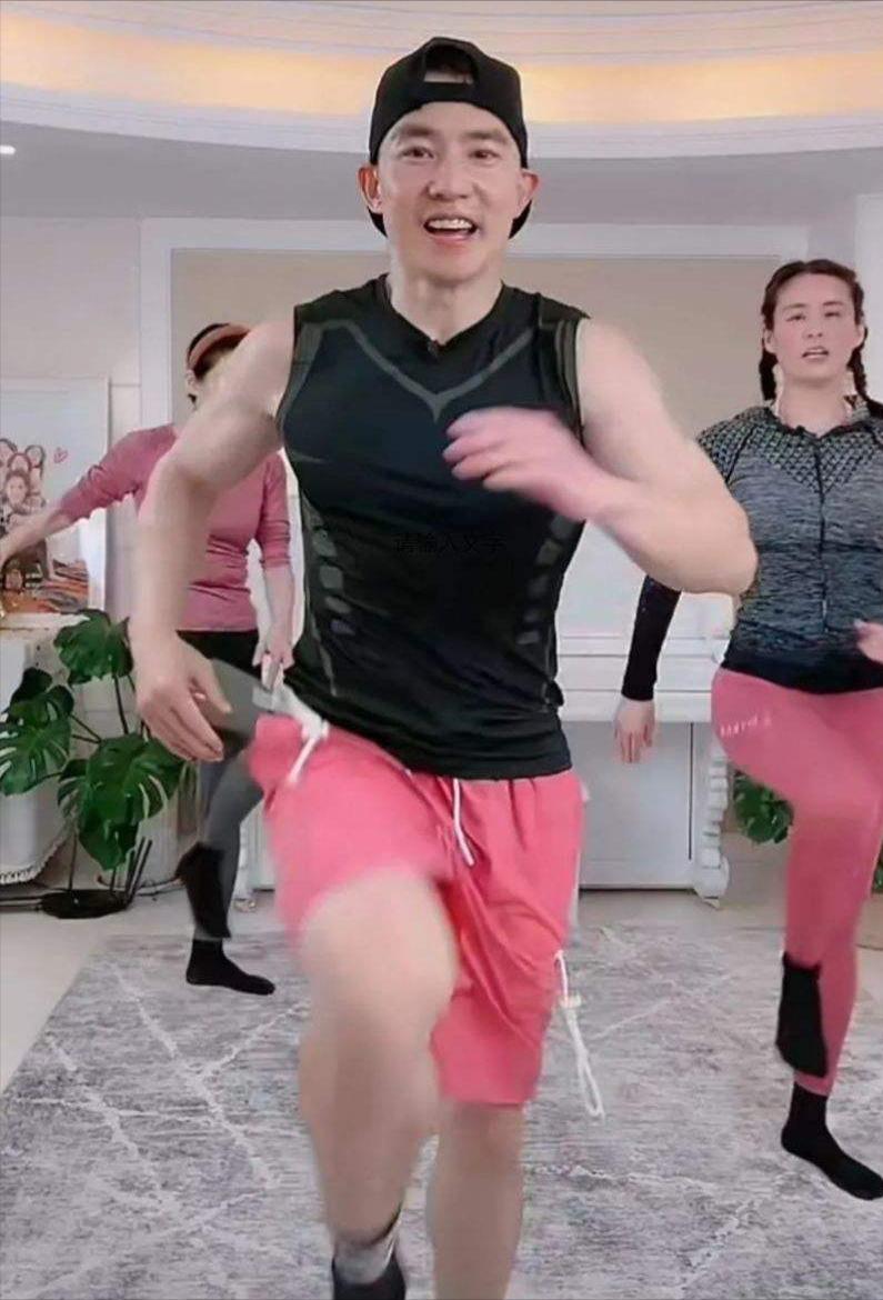 同样价格买一套大的还是两套小的,同样的价格买套三还是套四