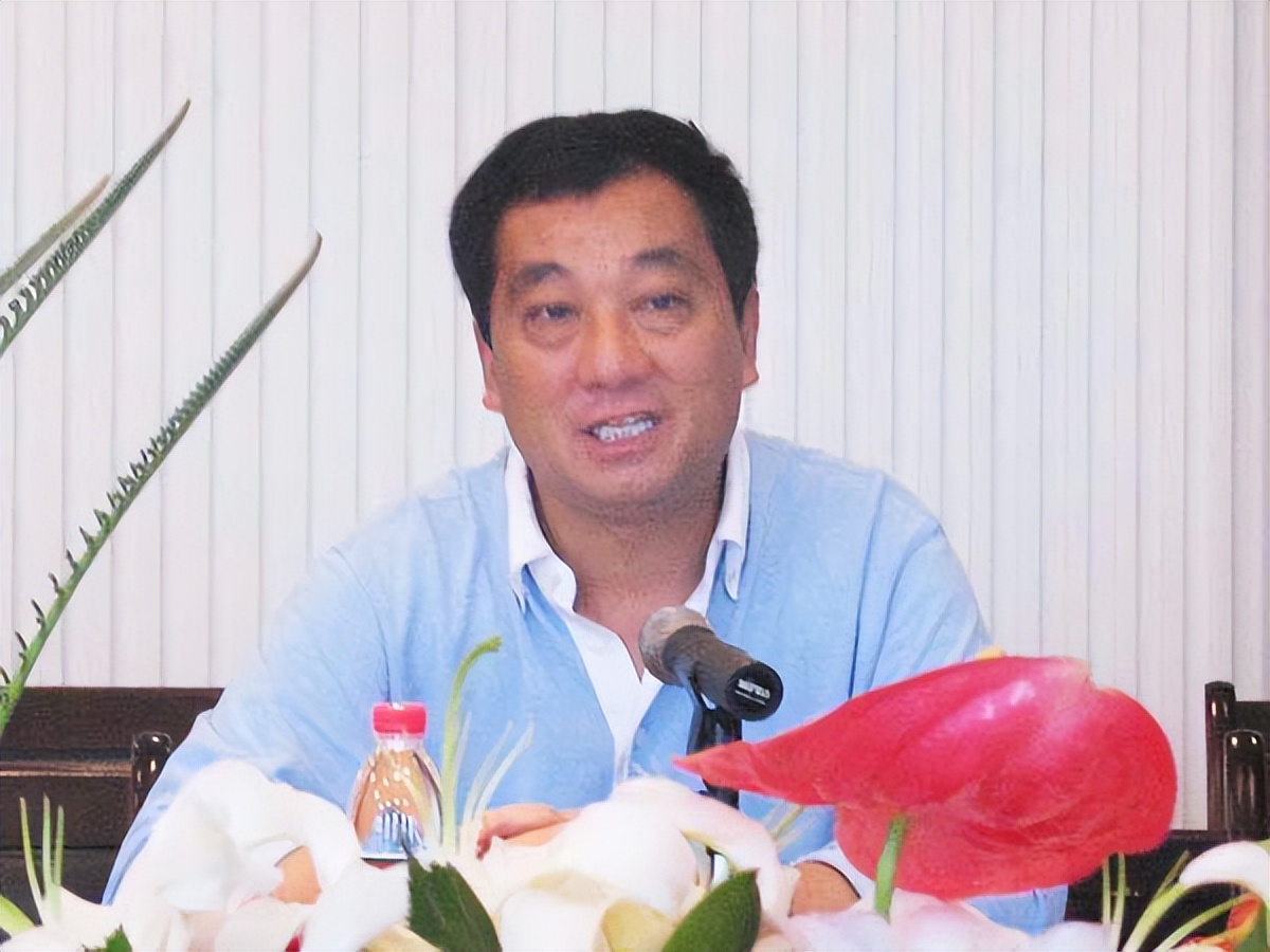 山东小伙卖卤肉月入30万,男子卖猪肉年入百万