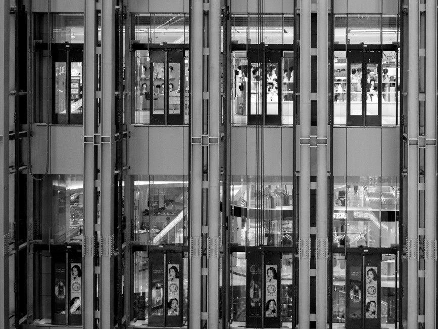 支持30倍光学变焦的便宜相机,支持0.5变焦广角拍摄视频的手机