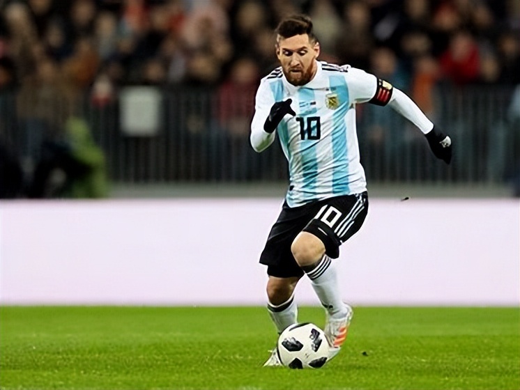 梅西从少年到球王之路完整版,梅西从侏儒症到球王的剪辑