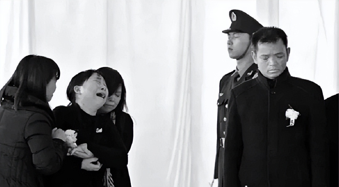 首位牺牲的歼10女飞行员,歼10首位牺牲女飞行员