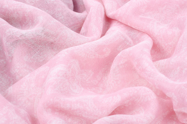 手机辐射和电脑辐射哪个危害大,手机放枕边有辐射吗对人有危害吗