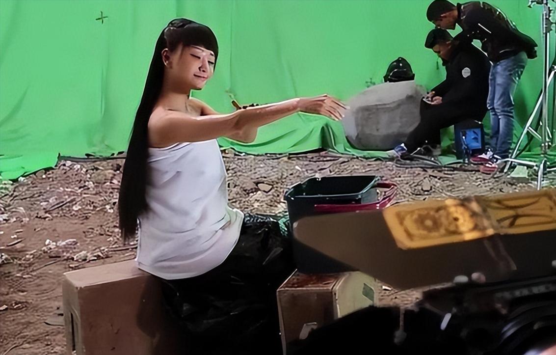 电视剧中的不忍直视,为什么电视剧拍戏只有上半身