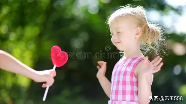 佛山爷爷写下“孙女成长日记”,胖乎乎的孙女成长日记