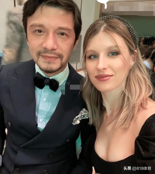 前国脚谢晖晒全家福,前国脚谢晖晒混血儿子