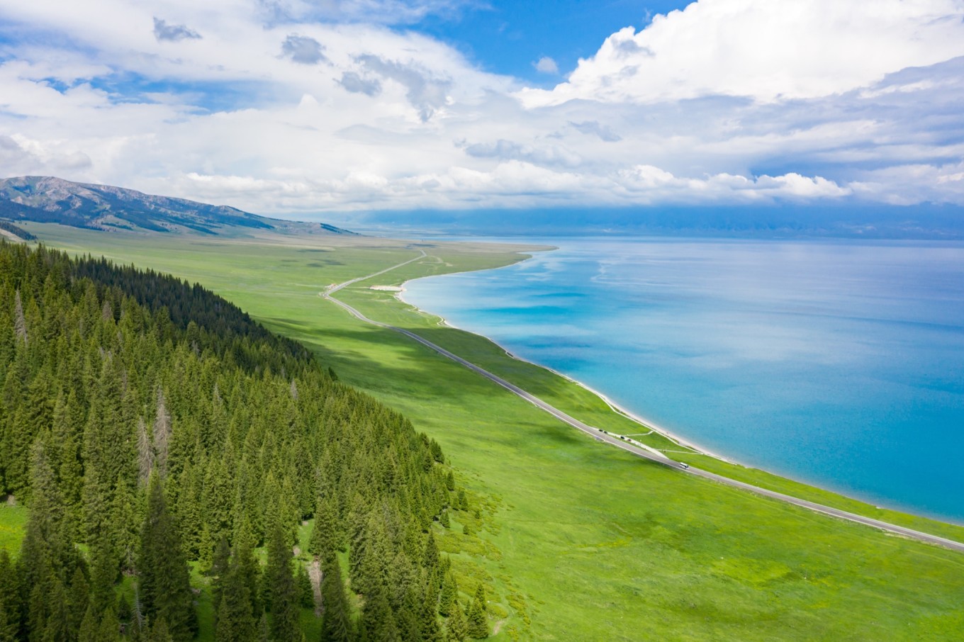 去新疆发现伊犁的美,世界之美尽在伊犁