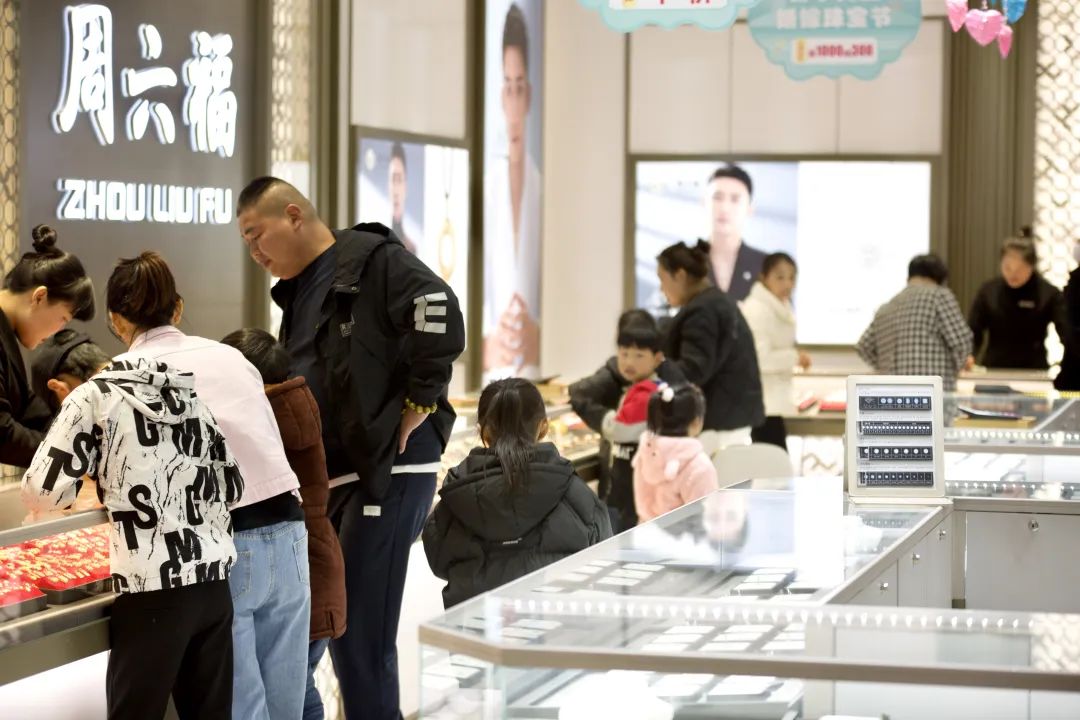 濂ョ壒鑾辨柉寰愬窞璐炬豹,璐炬豹鍚炬偊绻佸崕鐜扮姸