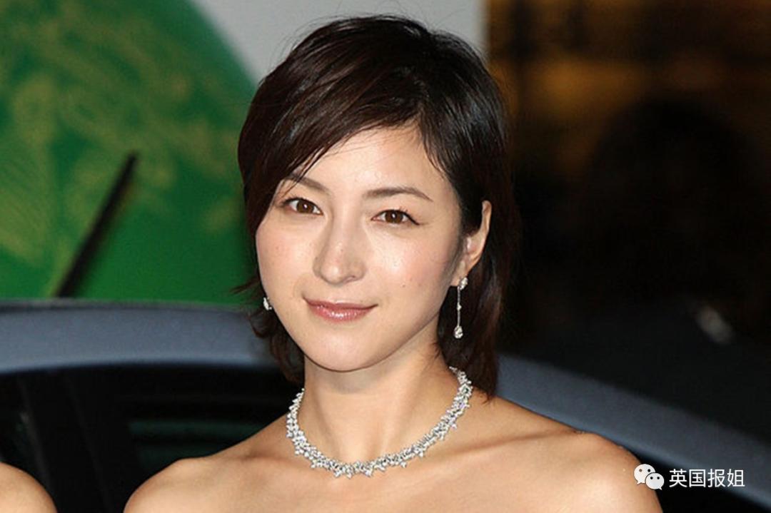 日顶级女星给*夫情**写肉麻情书被曝！丈夫开记者会卖惨，却被指出轨