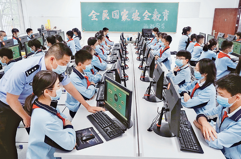 深刻把握新时代伟大成就,深化国家安全重要性的认识