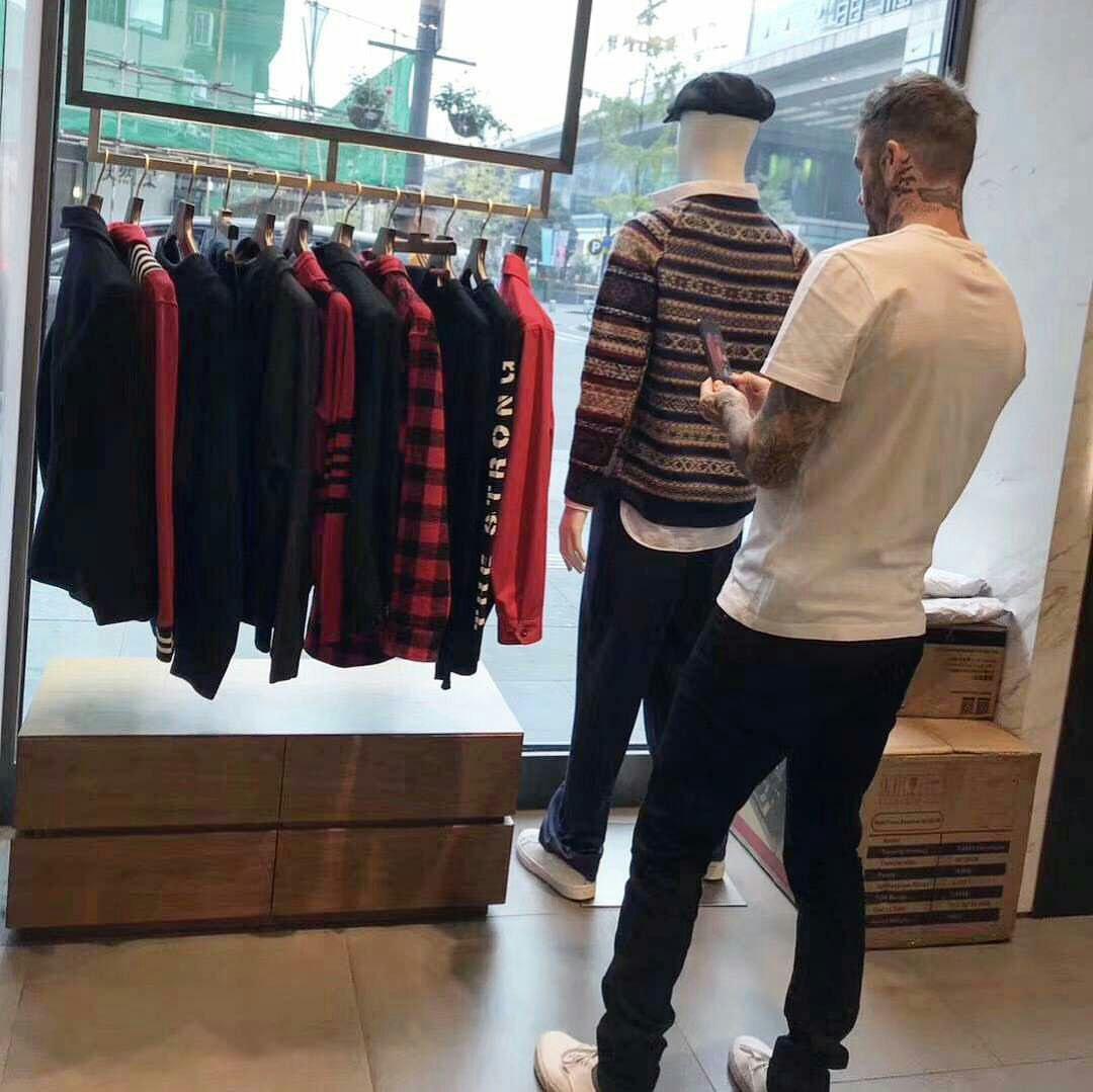 贝克汉姆年轻帅照机场,贝克汉姆帅气有型