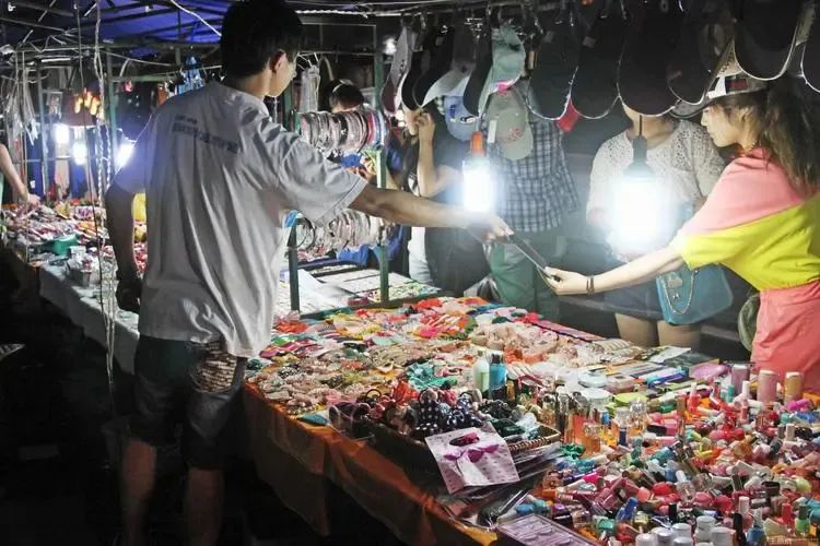 47岁被裁还能找合适的工作吗,被裁再找工作还要去原来行业吗