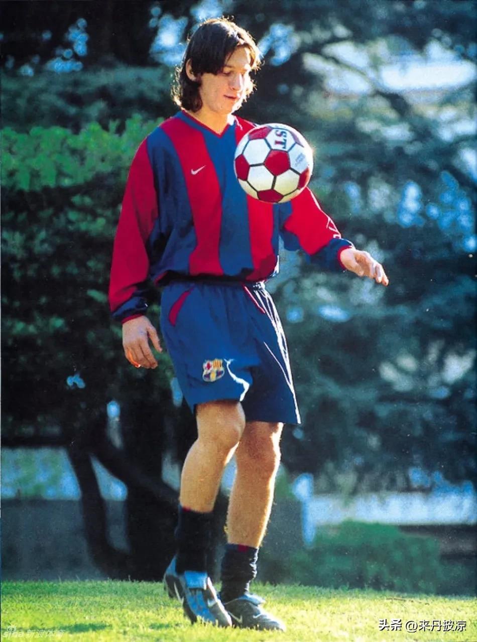 球王梅西的颠沛流离,梅西就这样孤独的站在原地