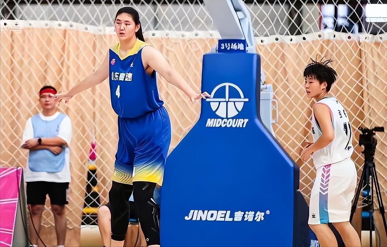 女姚明张子宇现在哪里训练,姚明张子宇个人简历