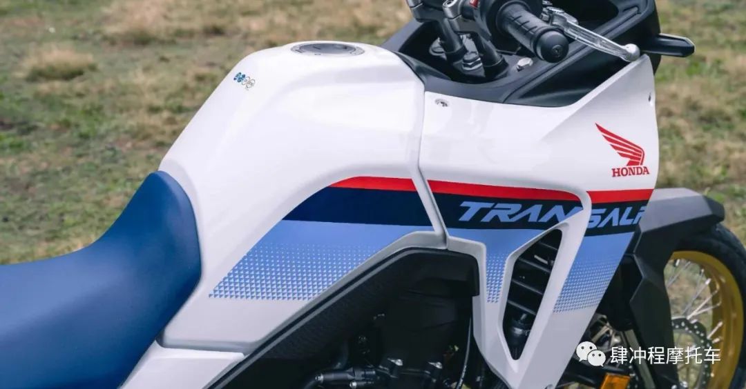 本田公布了新款拉力Transalp750售价，对标雅马哈/KTM