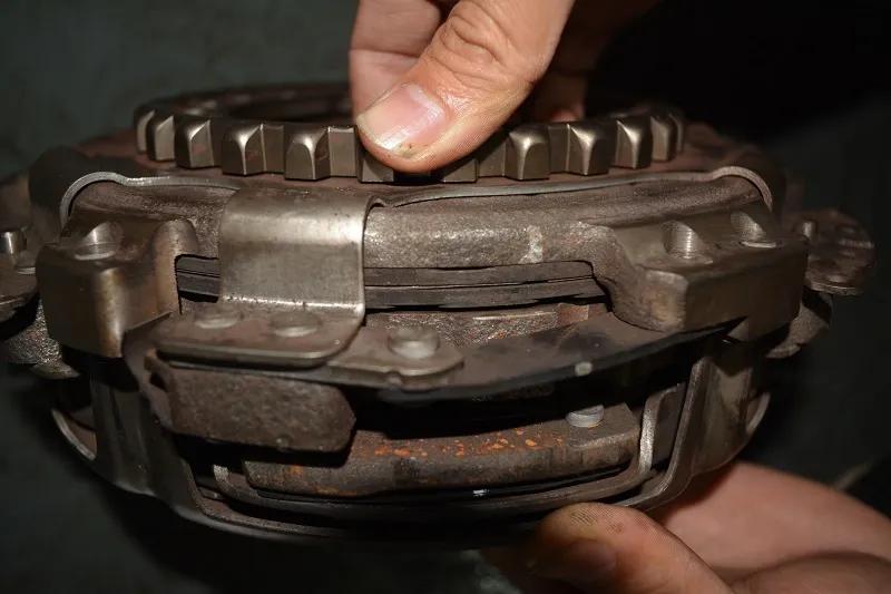 比亚迪秦变速箱坏在哪里维修好,比亚迪秦混动修变速箱