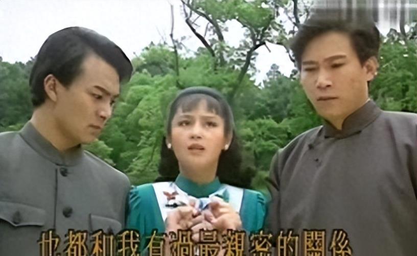 牛角胸罩，诱惑式舔刀尖，这些颠覆三观的镜头，看完让人一言难尽