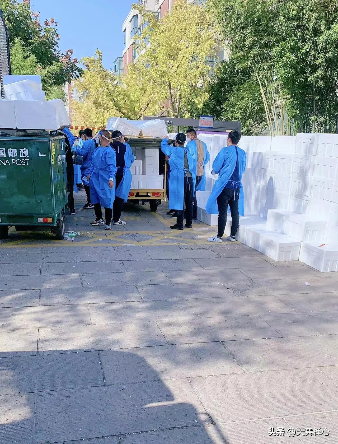 小区的优秀创业者——洪玉进