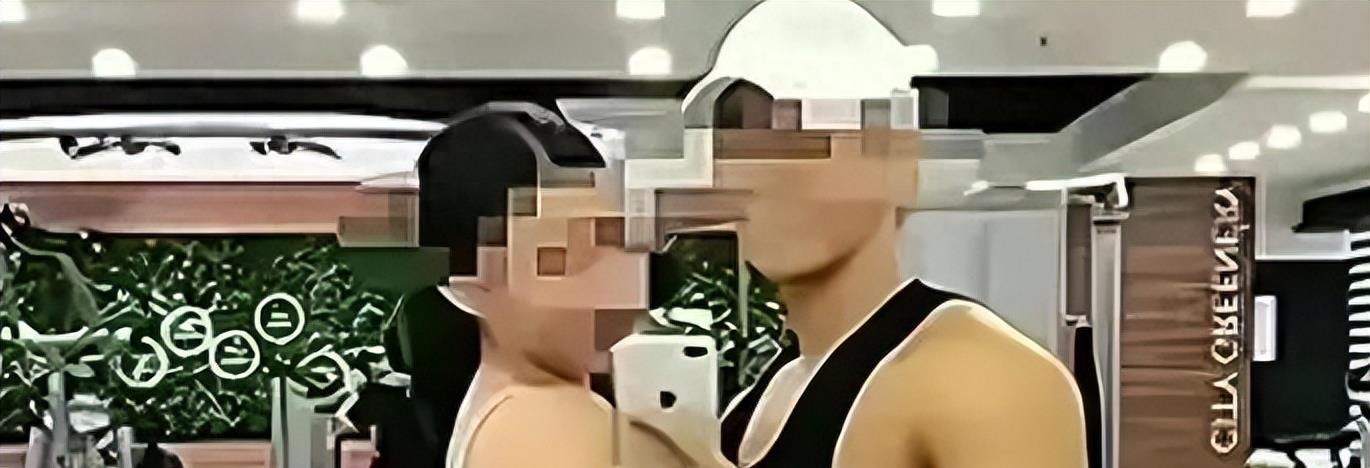 车内偷情！女子与健身教练激情不可挡，难以置信的结局！