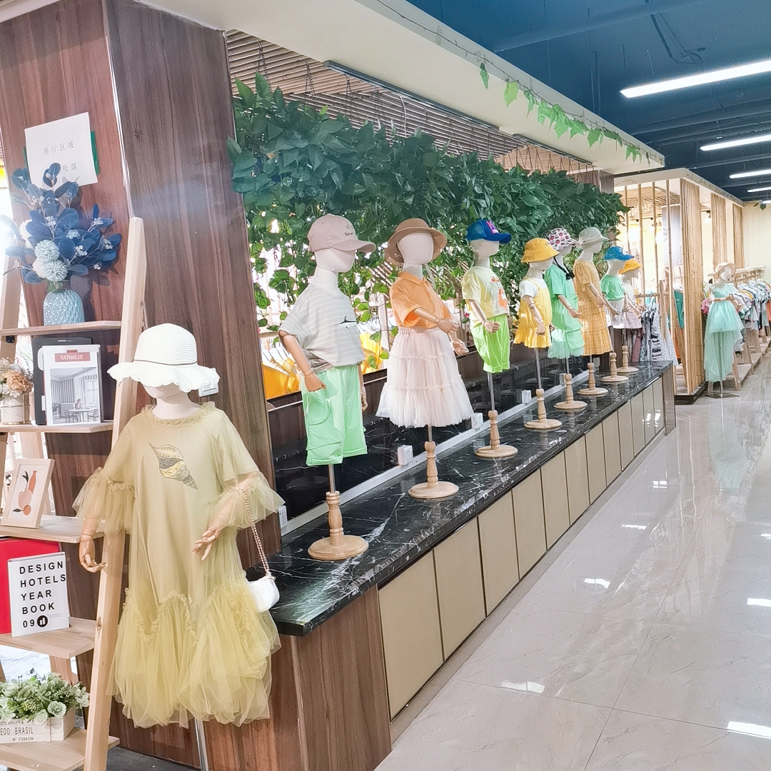 童装行业从哪里开始做,童装小白是不是建议不开店