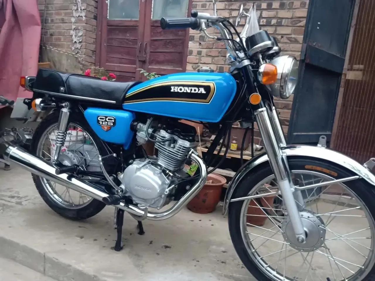 为什么都喜欢本田cg125老款摩托车,经典情怀cg125本田摩托车