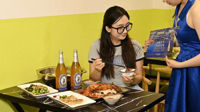 乌苏啤酒和蓝妹哪个好喝,和蓝妹啤酒同一档次的啤酒