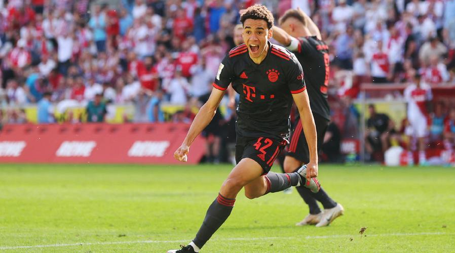 足坛十大新星哈兰德,足坛新双骄哈兰德姆巴佩54场42球