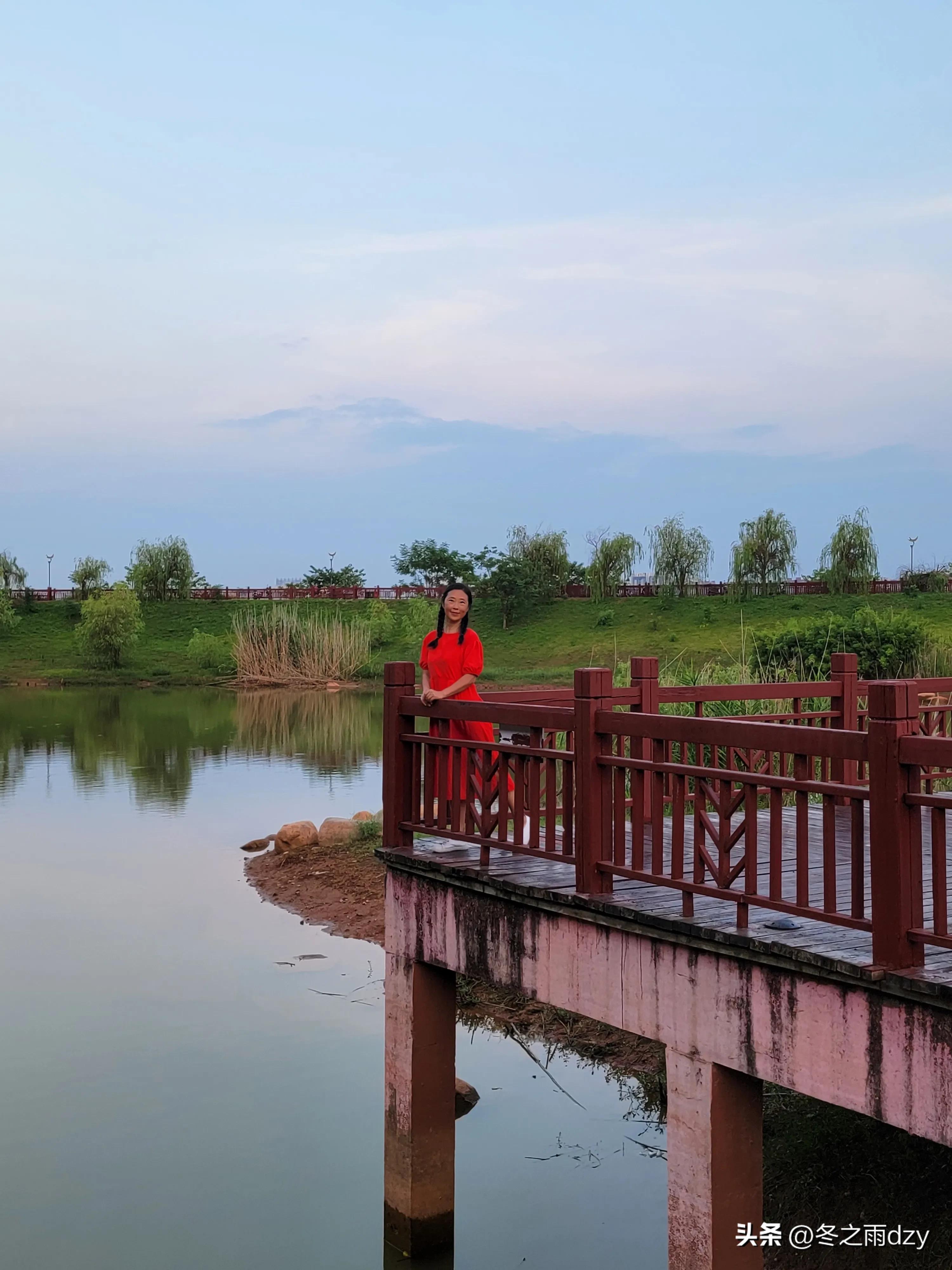 南昌舰主题园凤凰洲湿地公园,凤凰洲建军广场